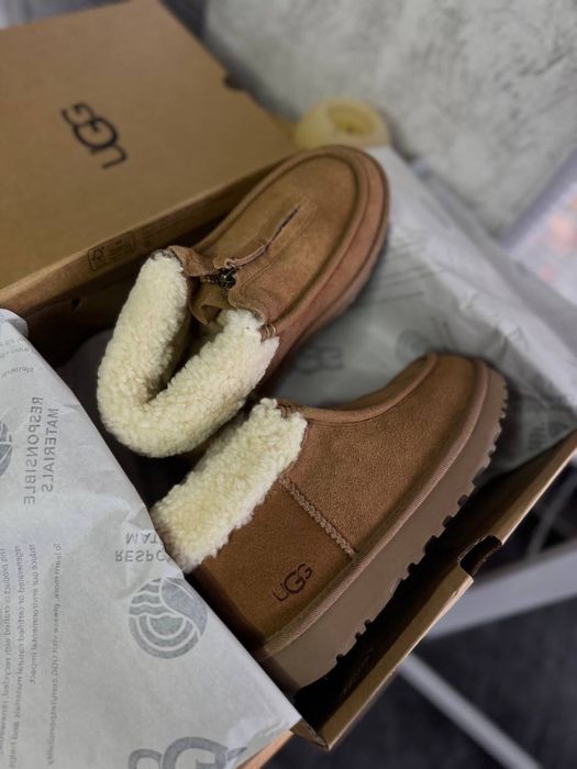 Замшеві черевики ugg на овчині з замком