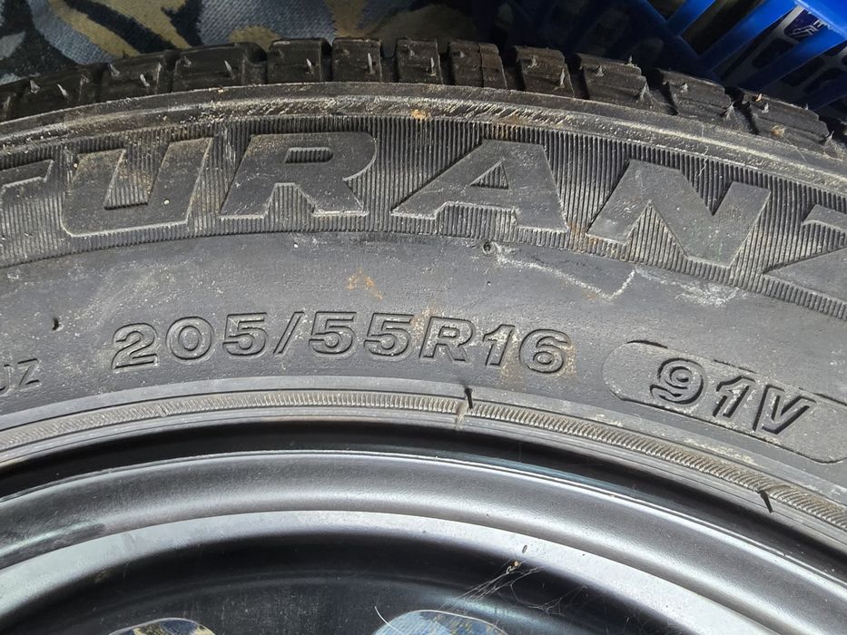 Felga stalowa Skoda z oponą Bridgestone  R16