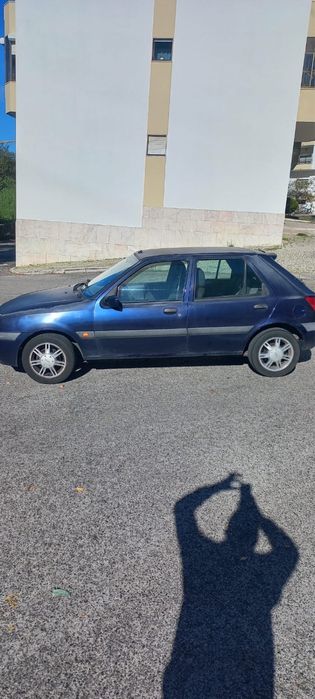 Carro ford fiesta 99