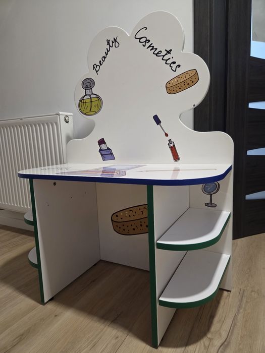 Toaletka drewniana biała idealna na prezent