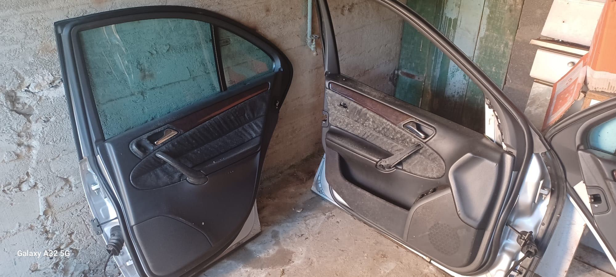 Portas , Espelho e Mala Mercedes Benz c220 01