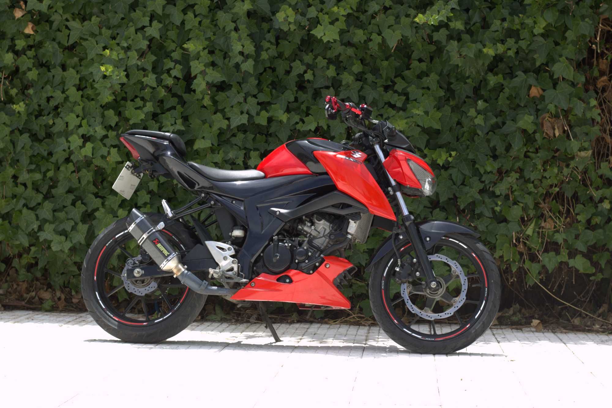 SUZUKI GSX-S 125 full extras!!!