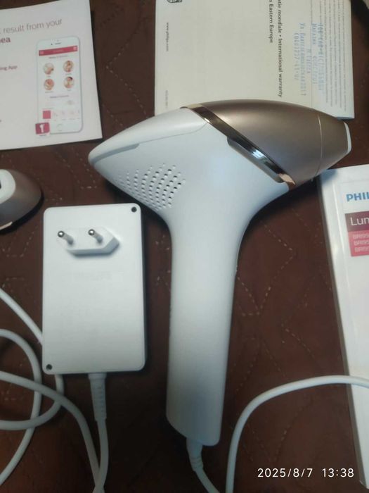 Фотоэпилятлор  Philips Lumea Prestige BRI956/00, б/у-состояние нового
