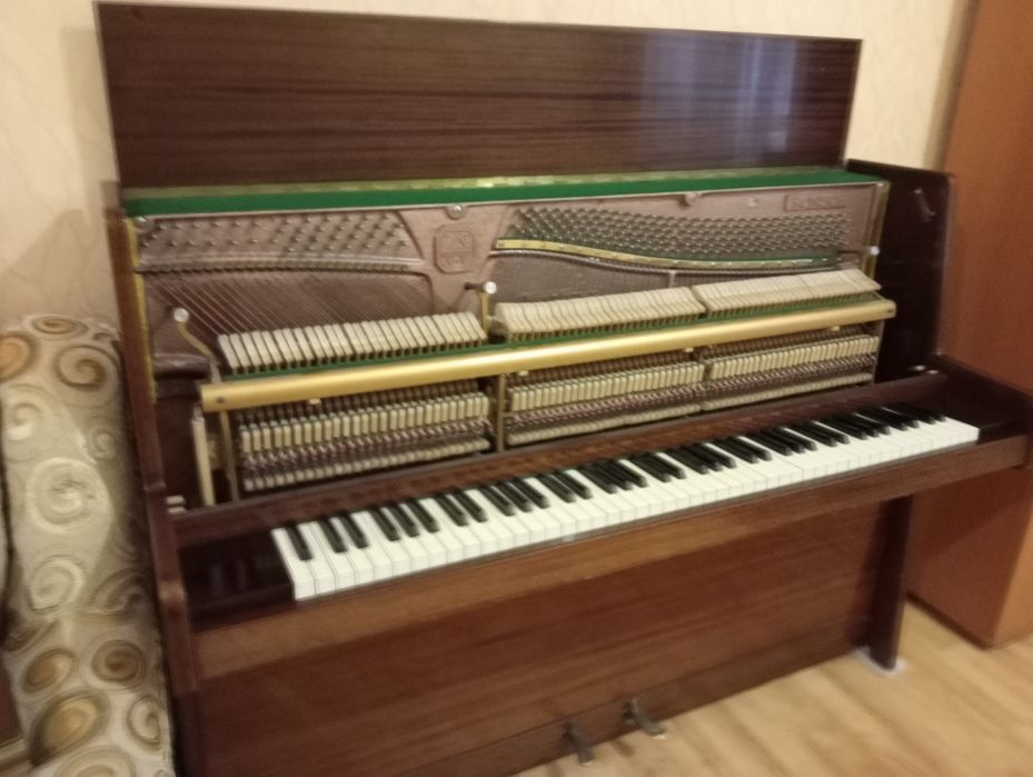 Продам фортепіано RONISCH