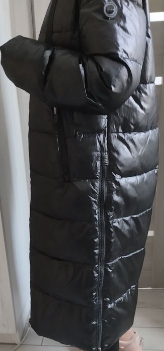 Продам женское пальто, черного цвета, в отличном состоянии.