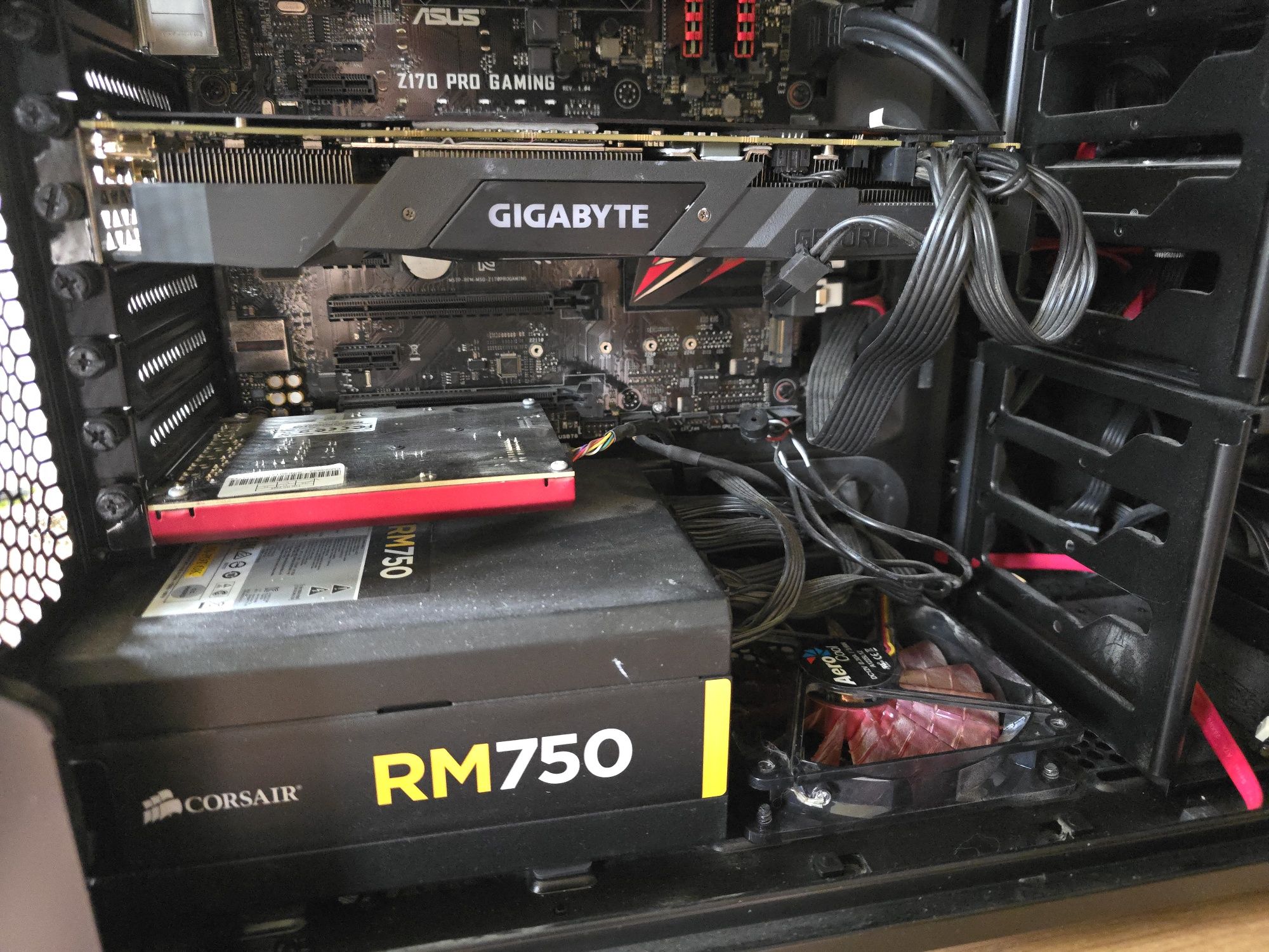 Komputer i7‑6700K | RTX 2070 | 16 GB RAM | SSD + HDD | Windows 10 Pro