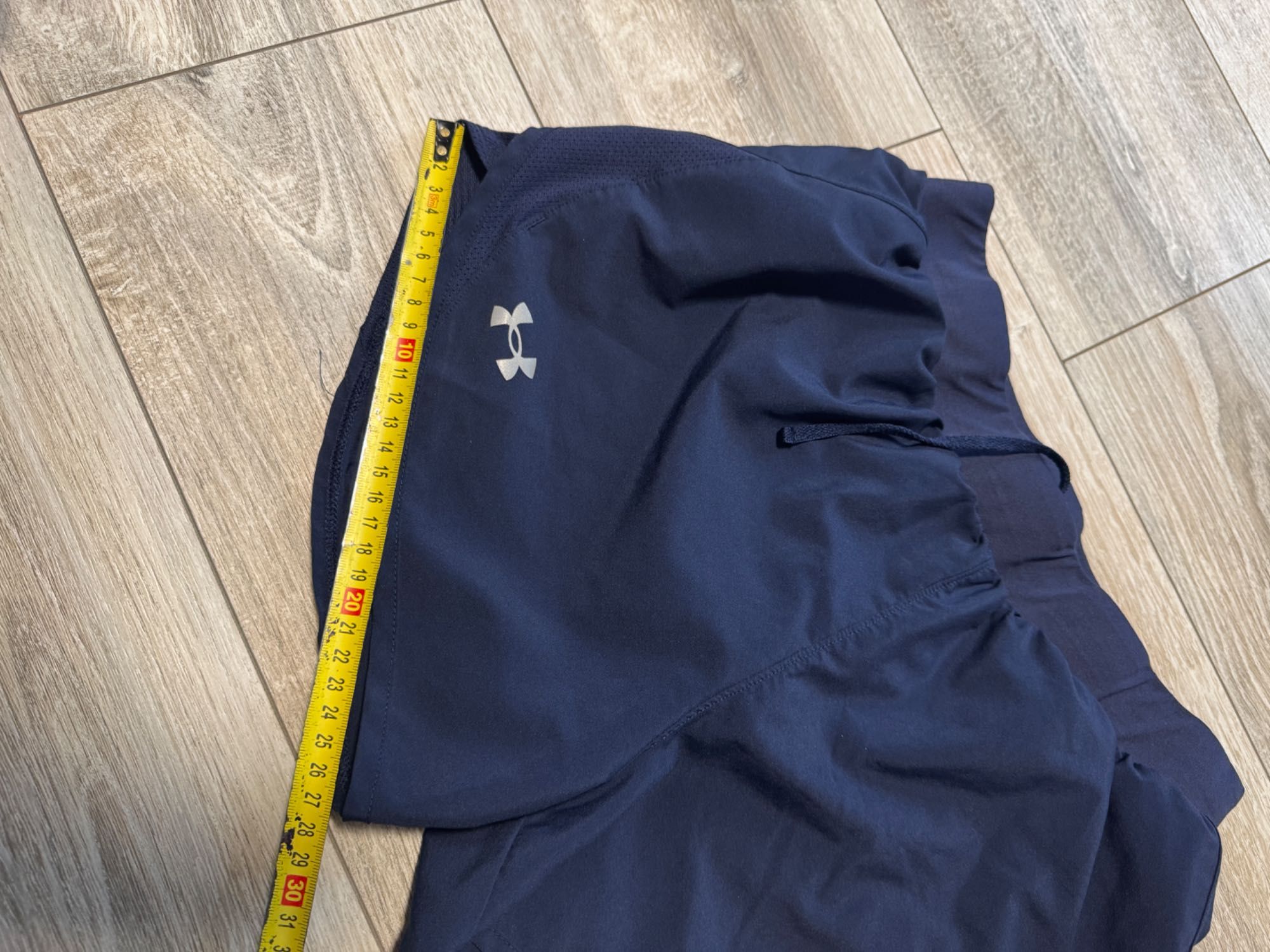 жіночі чорні шорти UNDER ARMOUR