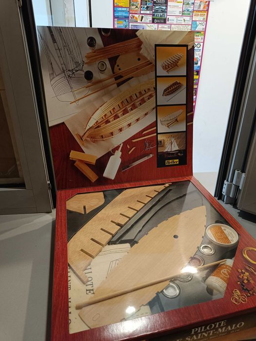 Stary Drewniany Statek do Samodzielnego Złożenia - "Made in France"