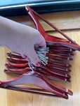 12 cabides madeira para roupa criança