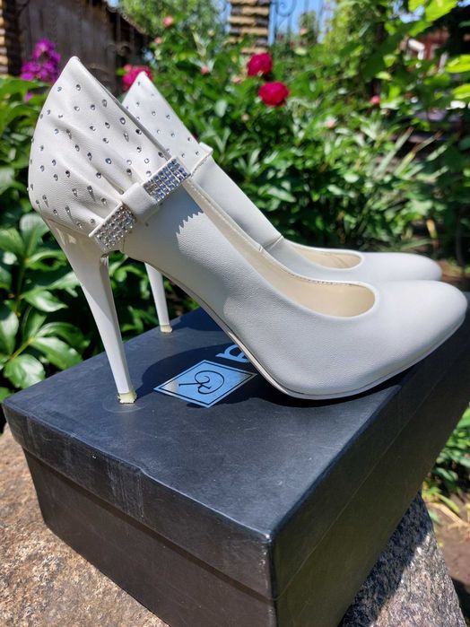 Свадебные женские туфли