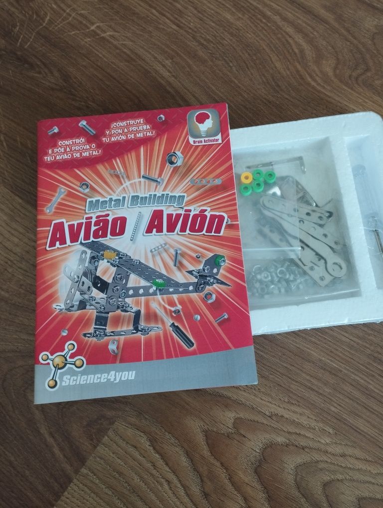 Avião - Metal Building - Science4You