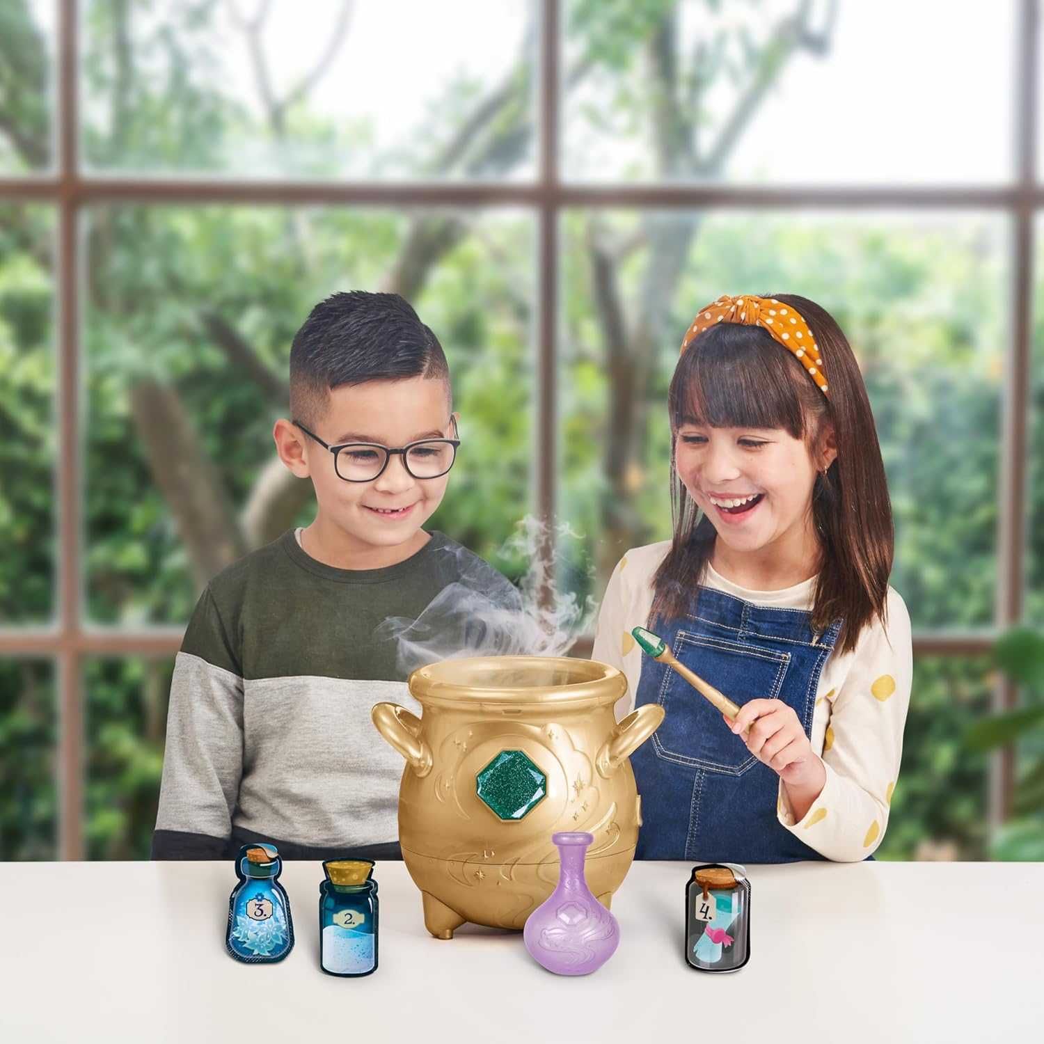 Magic Mixies Чарівний казанок золотий Magical Misting Gold Cauldron