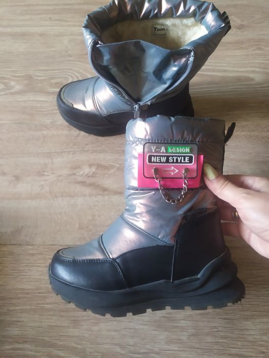 Чобітки, чоботи дутики на овчині.