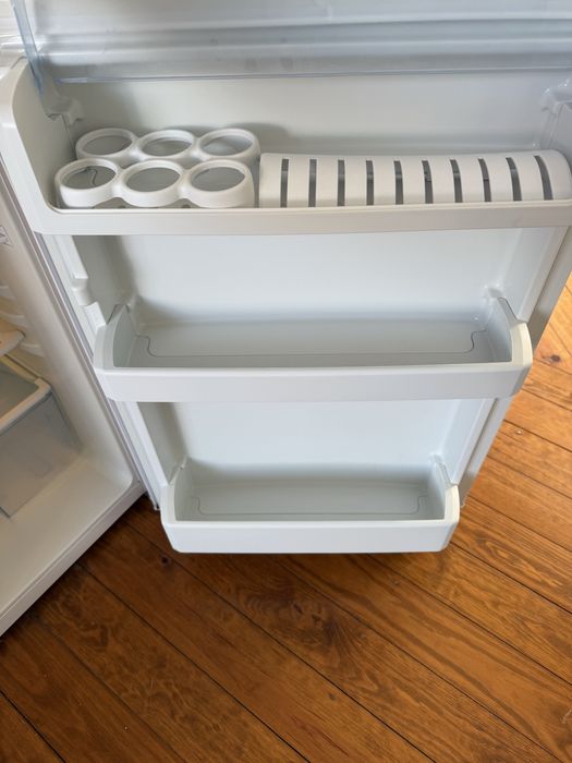 Frigorifico Pequeno / Fridge