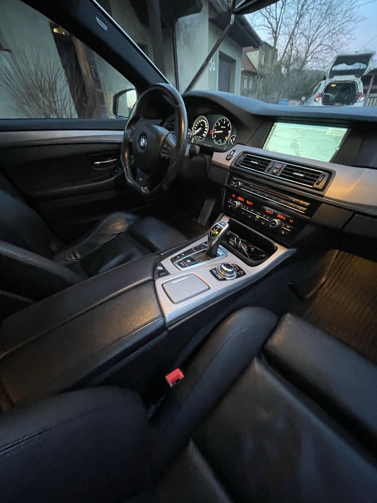 BMW Seria 5 530d xDrive Luxury Line