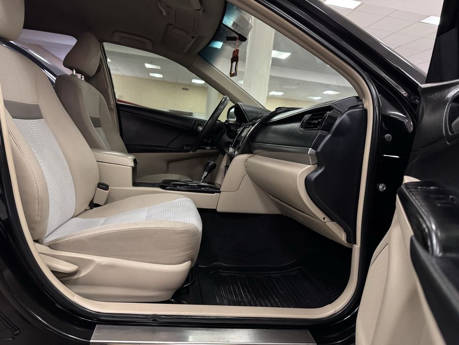 Toyota Camry VII (XV50) 2.5і 16V 6АКПП 2011 р.в. (178 к.с.)