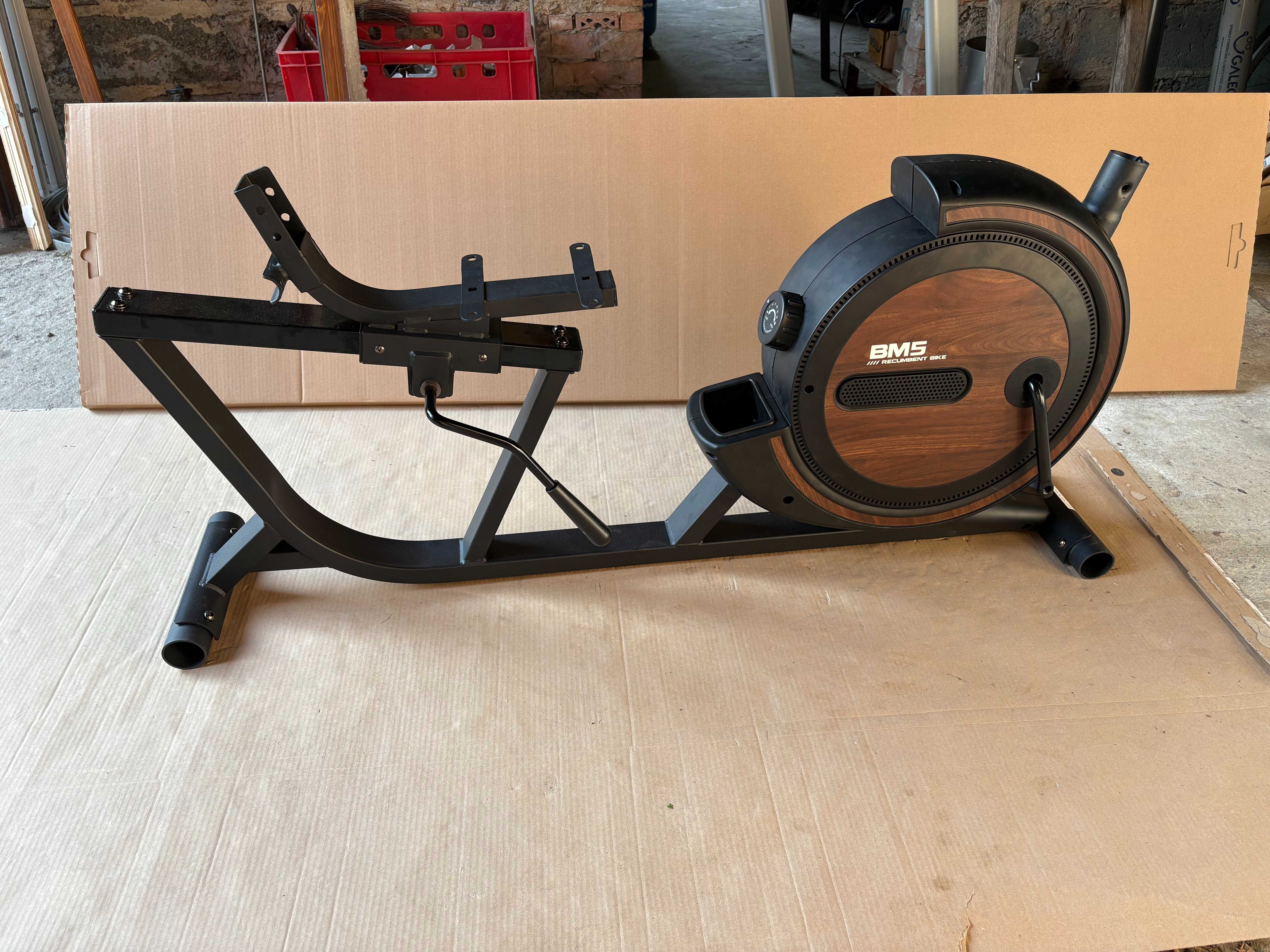 MettleMatic BM5 rowerek treningowy z oparciem