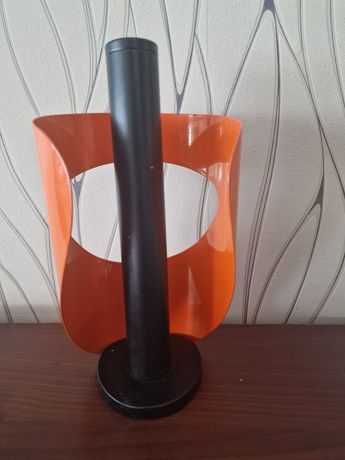 Stojak na ręczniki papierowe