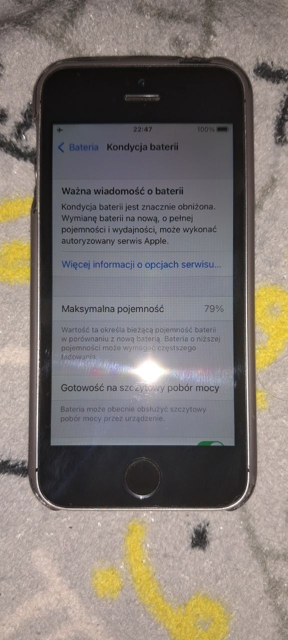 iPhone se 2016 w pudełku