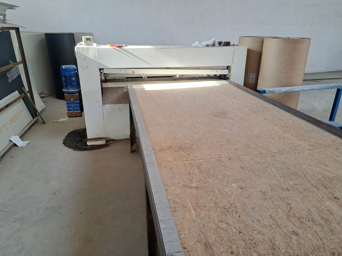Dwie Linnie produkcyjne blachy trapezowej T 18 i T7