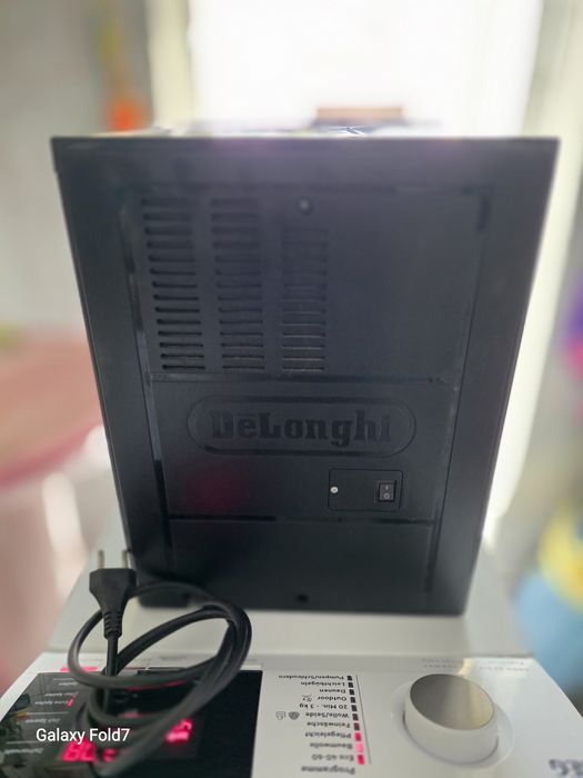 Кавомашина Delonghi Fust + молочник 23рік