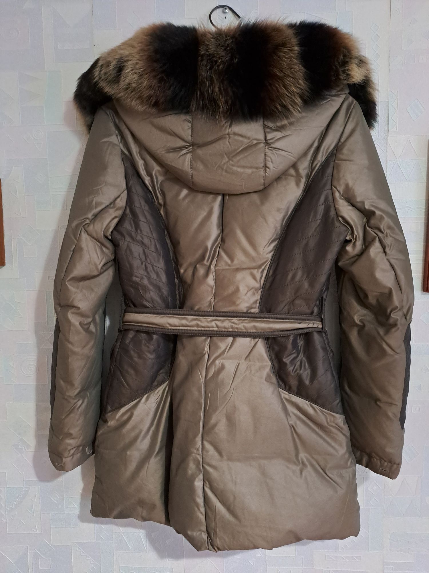 Продам пуховик женский