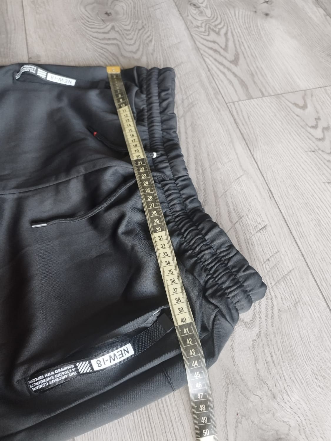 R.XL czarny dres z modnymi białymi paskami