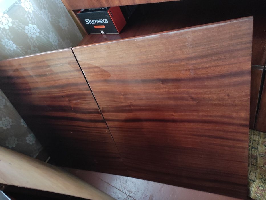 Меблі: дивани, крісла, ліжка