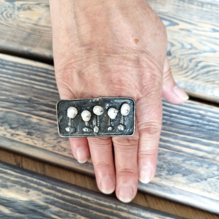 Kwiaty polne - regulowany pierscionek z pereł łodkowodnych