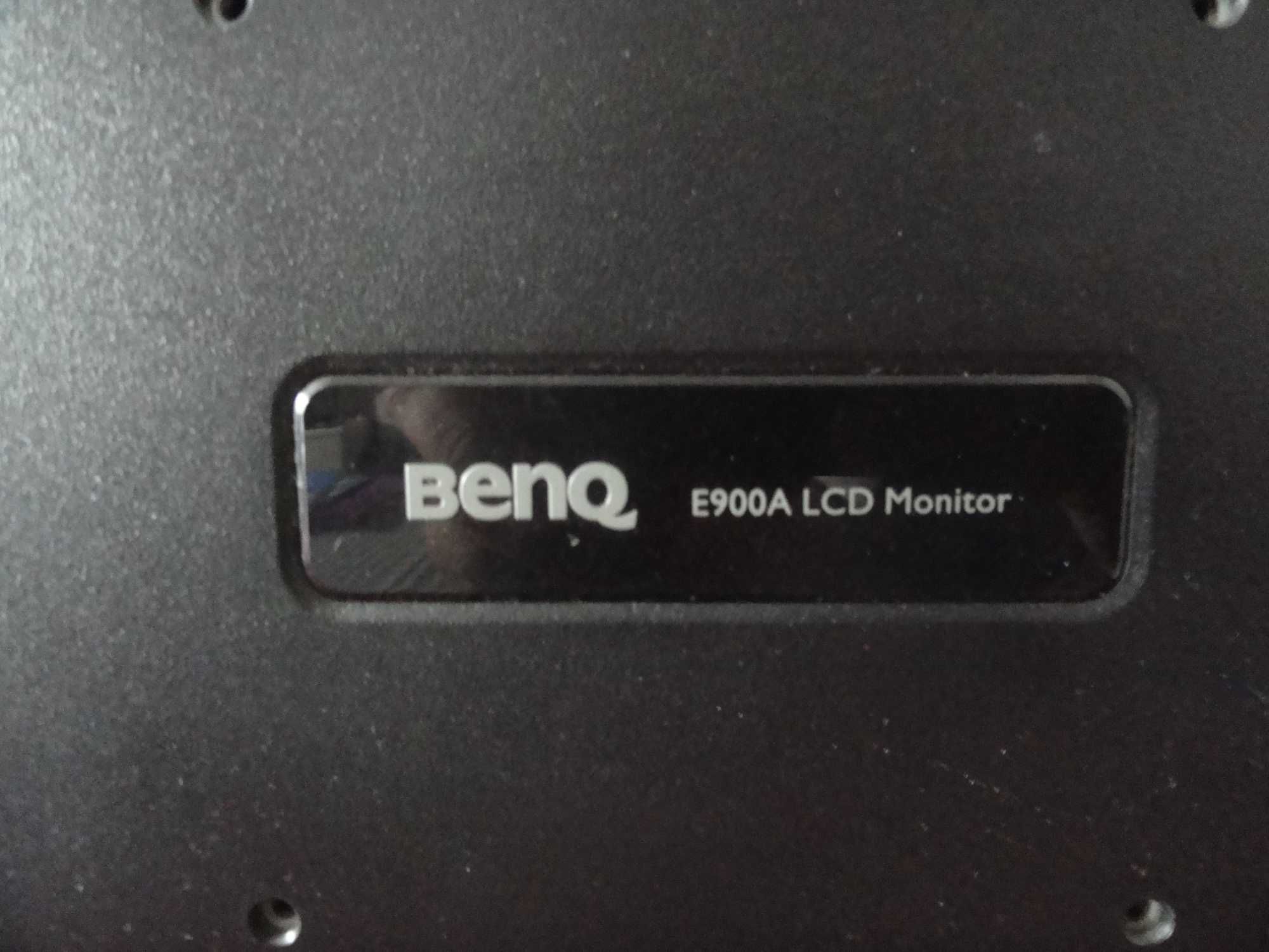 monitor BENQ E900A LCD wraz z kablami