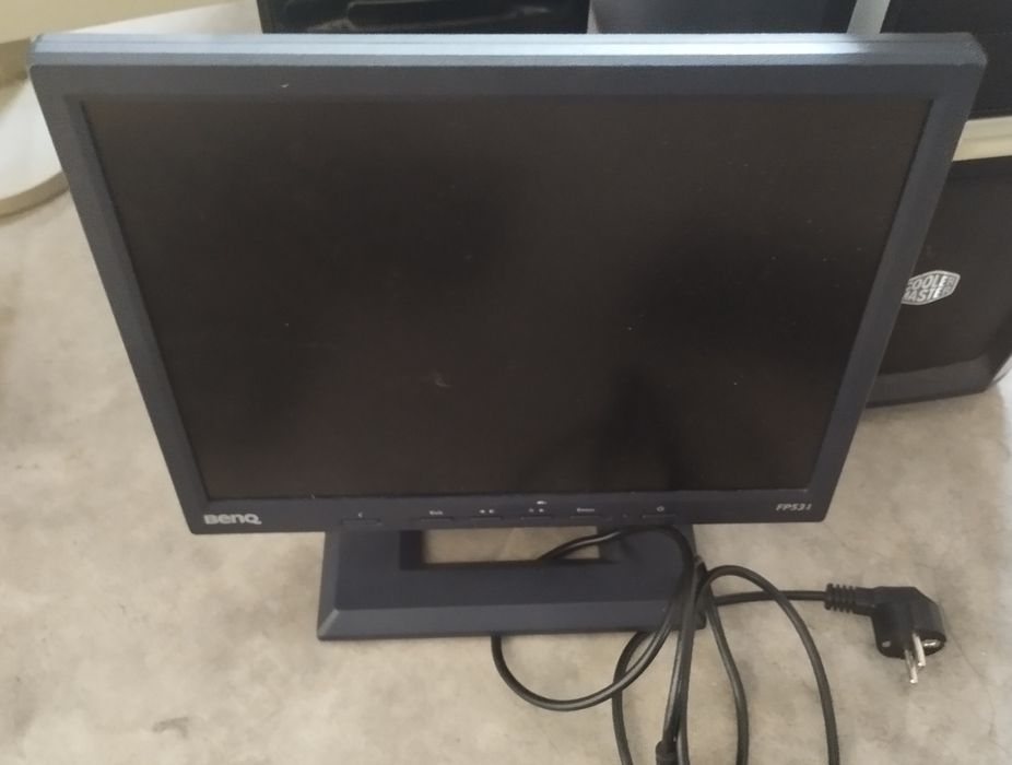 PCs, Monitores, teclados, radio