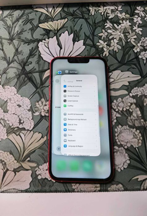 iPhone 13 128GB red with carrier lock