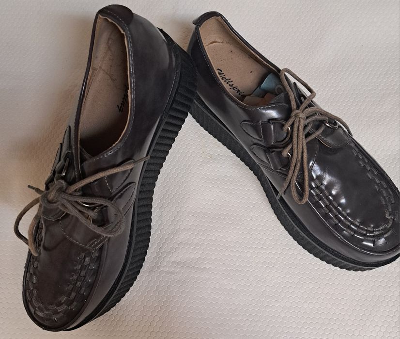 Sapatos Senhora T.41-Marca Wellspring castanhos com sola compensada