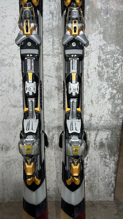 Narty ATOMIC z wiązaniami + pokrowiec BLIZZARD