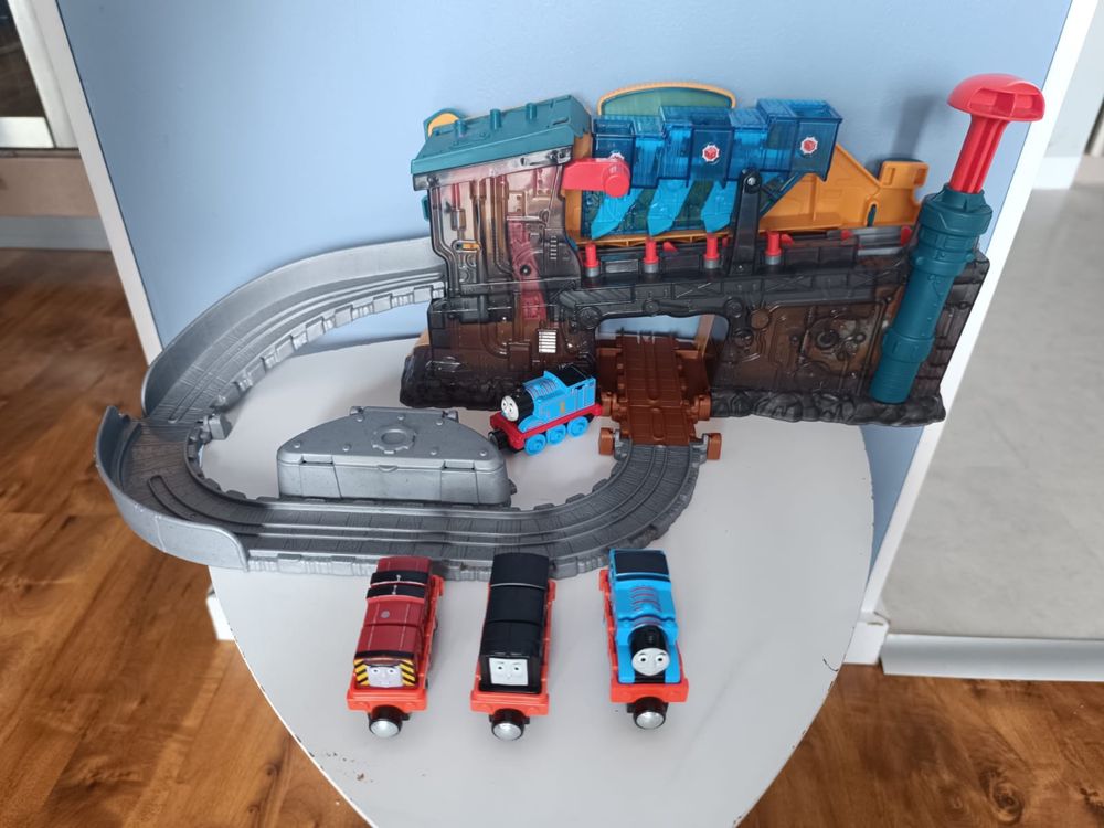 Fabryka lokomotywek Thomas kolejka Tomek i przyjaciele pociągi zabawka