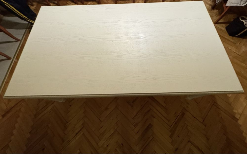 Stół drewniany biały