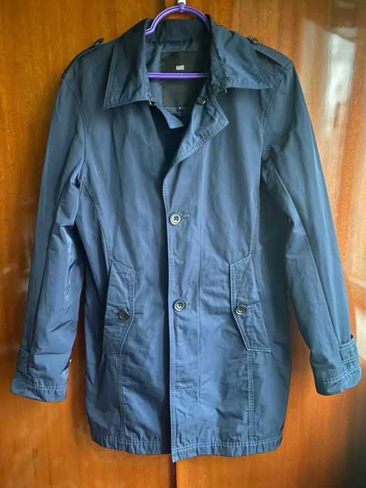 Чюдовий чоловічий тренчь.