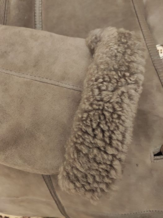 Kożuch damski z odpinanym kapturem