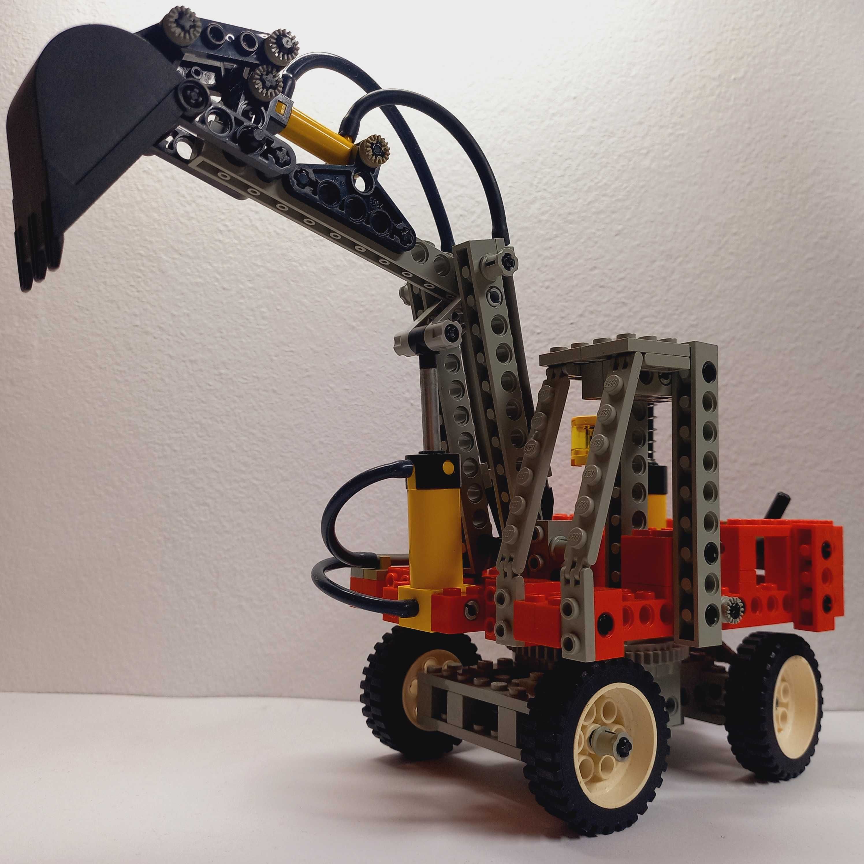 lego Technic 8837 Pneumatic Excavator