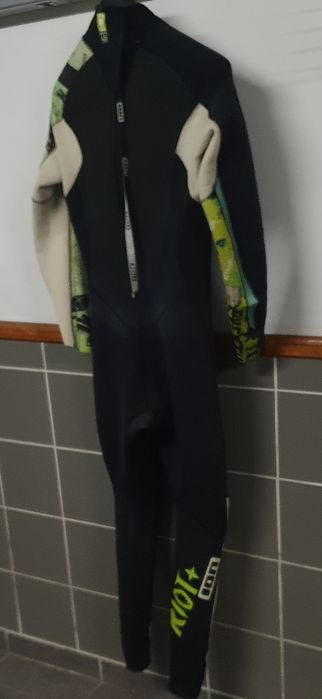 Fato de surf  homem usado