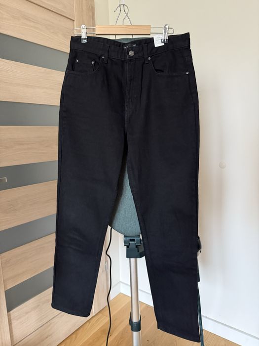 Czarne mom jeans