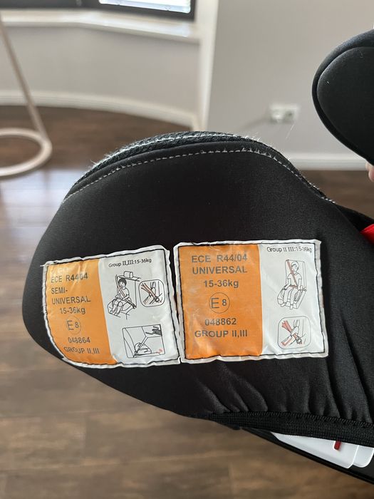Fotelik, podwyższenie Play Three Fix, 15-36 kg ISOFIX