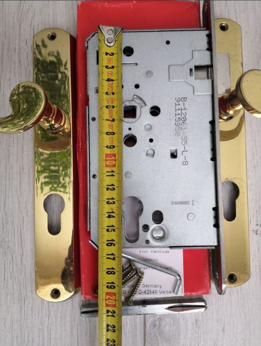 Врізний замок в комплекті