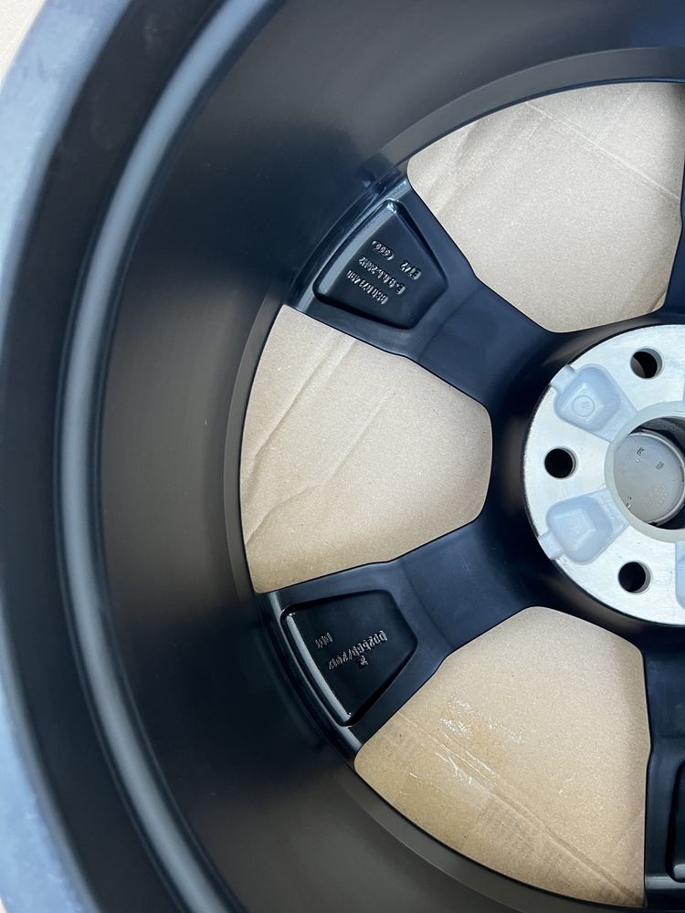 Nowe Oryginalne Alufelgi R20 5x112 Audi TT RS A6 C6 A4 B7 9J ET42