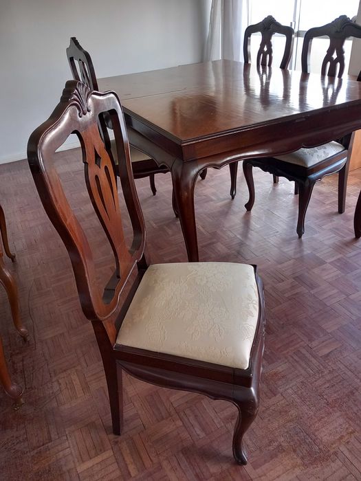 Mesa sala de jantar em pau rosa