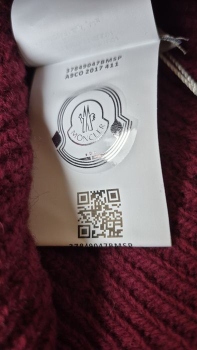 Шапка Moncler. Унисекс. 50% шерсть, 50% акрил.