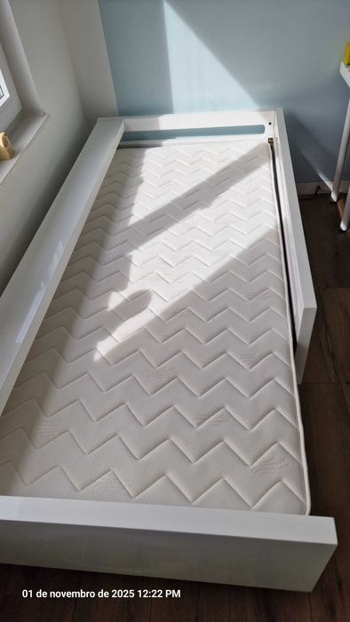 Cama solteiro(a) 90x200cm