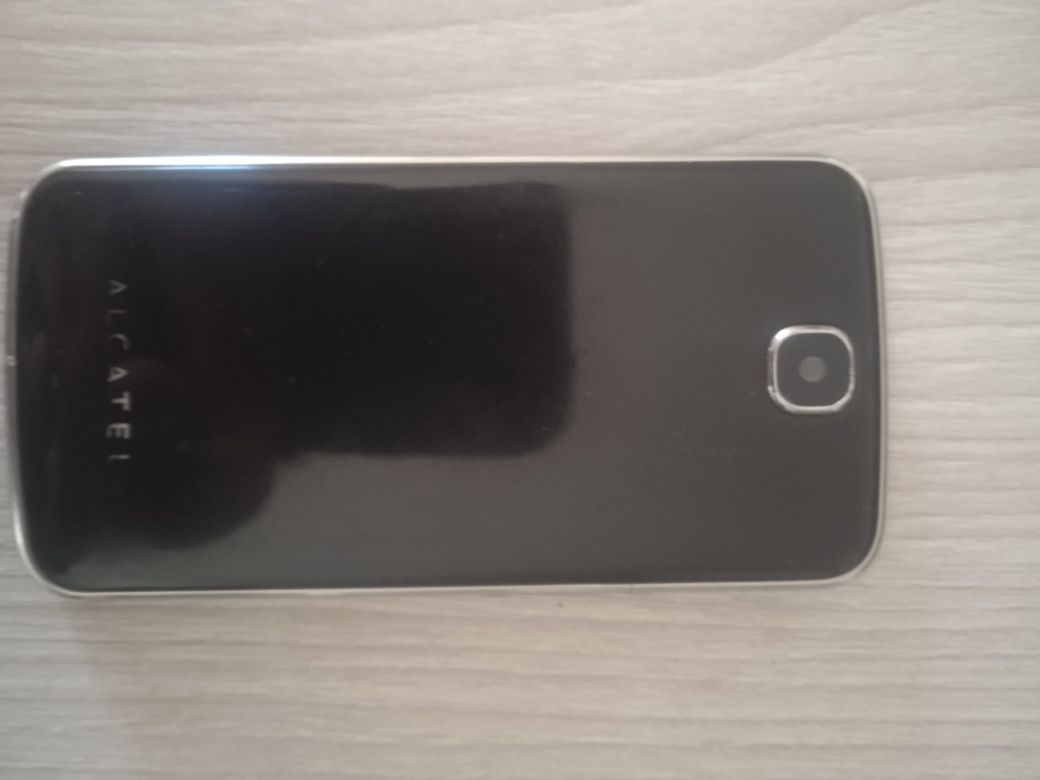 Telemóvel "Alcatel" de 2 cartões