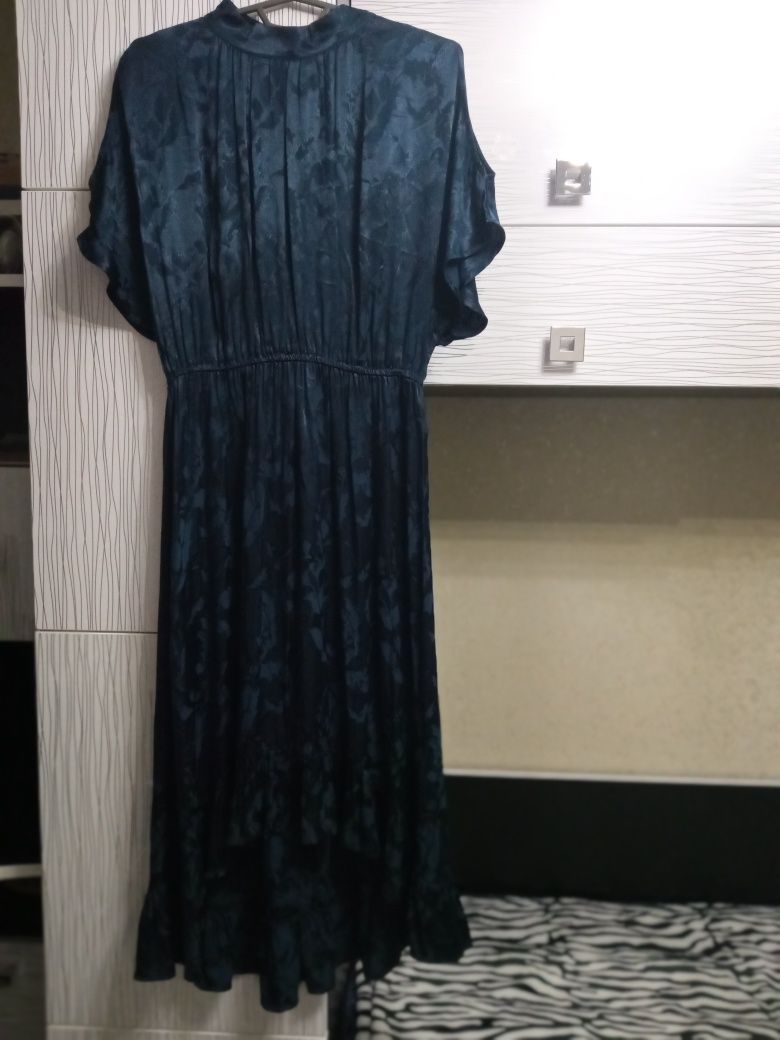 Неймовірна святкова сукня MbyM р 48 -50 нова