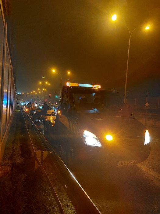 pomoc drogowa laweta transport pojazdow holowanie wieliczka krakow A4